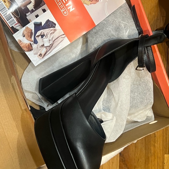 SHEIN Black Platform Sandals - Picture 3 of 6